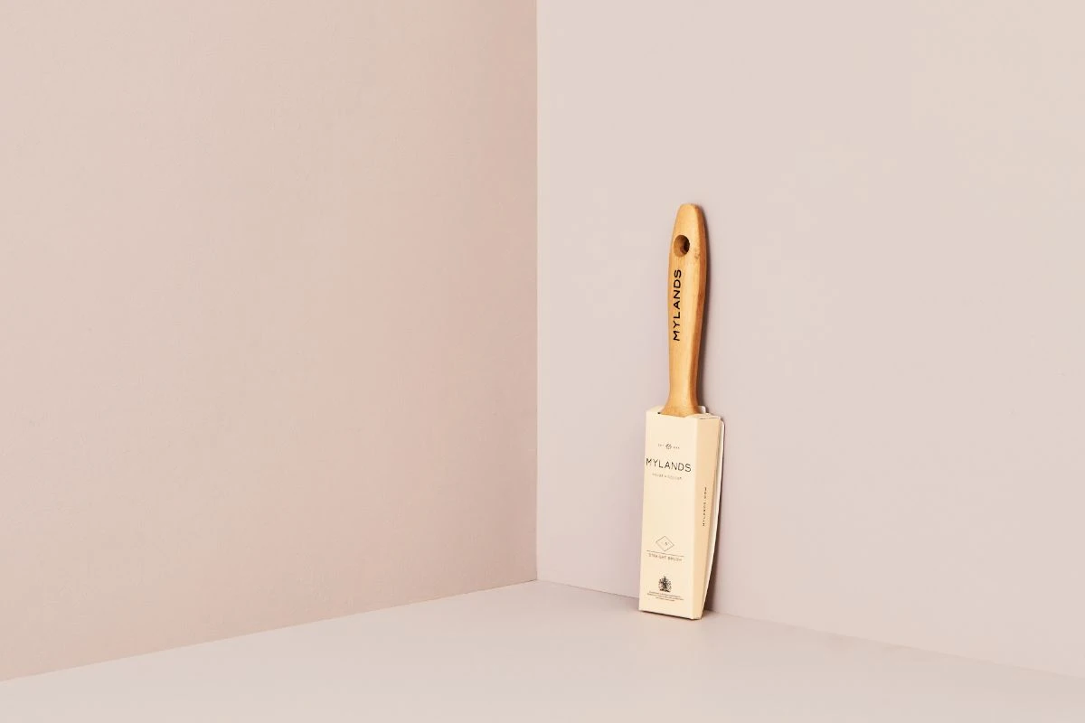 Mylands 1.5" Straight Brush