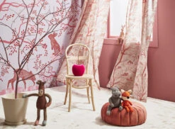 Soho Pink™ No.266 -Mylands Walls Soho House No266 Deep Magenta Paint 5 8480b054 7c7e 43cb b722 db4ce0416700