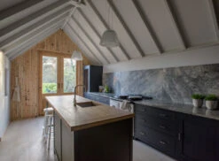 St Clement™ No.11 11 St Clement™ No.11 -Mylands ceiling St Clement No11 Light Grey Off White Paint 2 336fbcfc d956 4e0e 87f2 51f964a8ec42